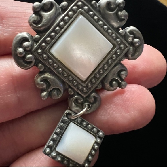 Pewter Victorian Revival Brooch Faux Mother of Pearl Seagull Pewter Canada - Picture 6 of 6